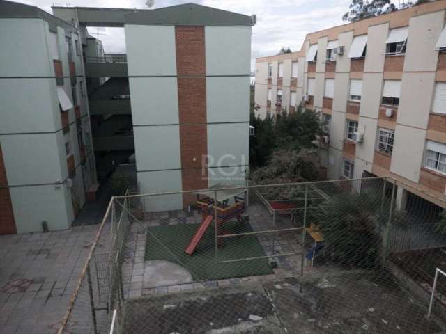 Apartamento todo  reformado com 2 dormitórios e dependência com banheiro&lt;BR&gt;auxiliar, banheiro social, living,  3 cômodos com split. Localização privilegiada do bairro Cristal, próximo ao BarraS