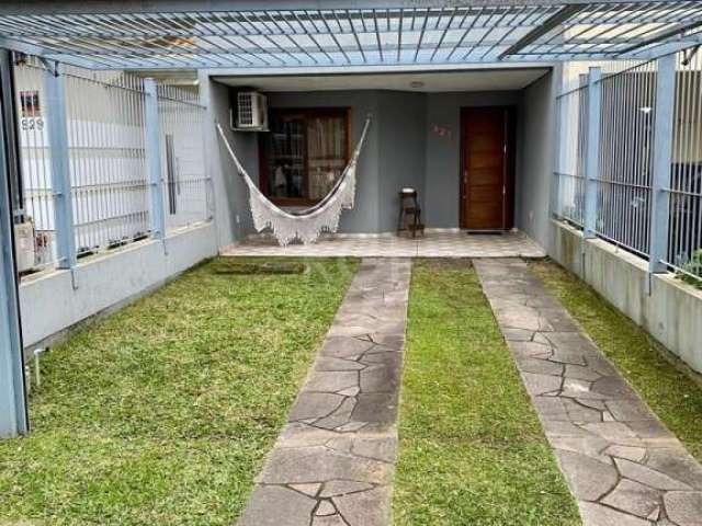 Sobrado em um dos bairros que mais cresce na zona sul, com:&lt;BR&gt;Amplo living com lavabo, patio e churrasqueira&lt;BR&gt;Tres dormitorios, sendo uma suite com sacada, e moveis sob medida.&lt;BR&gt