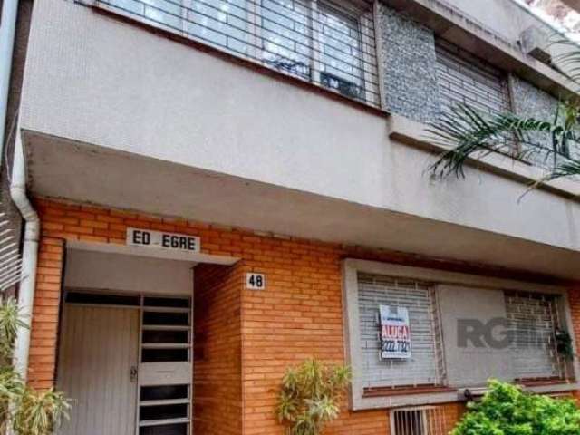 Apartamento muito perto da sogipa e da assis Brasil - rua Pedro Americo, rua calma, arborizada, predio pequeno. &lt;BR&gt;&lt;BR&gt;Apartamento com 2 dormitórios, sala de estar e jantar, cozinha ampla