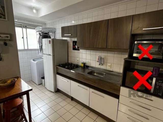 Pronto para Morar Bem?!  Lindo apartamento  Reformado com 2 dormitórios, piso laminado cozinha completa (semi mobiliado), banheiro completo, Andar térreo sol da Manhã Leste. Condomínio com portaria 24