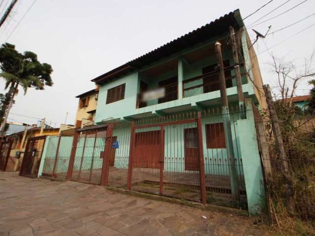 Casa a venda  no bairro Jardim Itú, Imóvel com 262m² em dois pavimentos, podendo ser utilizado o espaço inferior como área comercial, e moradia na parte superior, composta por 3 dormitórios, sala, coz