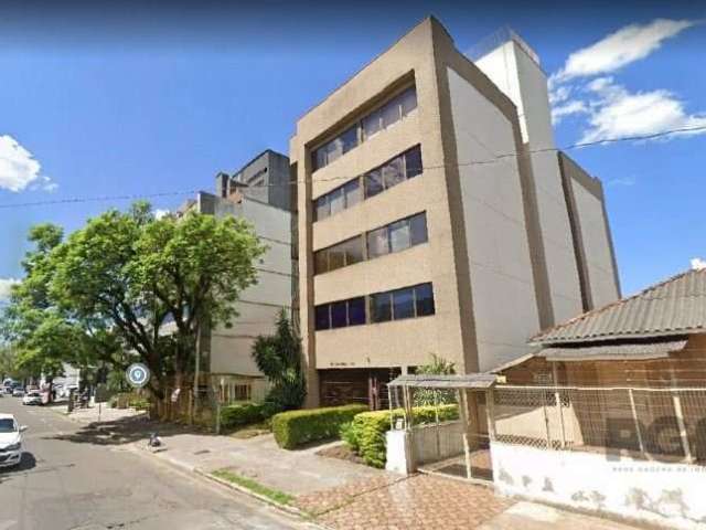 Ótima oportunidade de investimento! Sala comercial à venda no bairro Passo da Areia em Porto Alegre. Localizada na Rua Itapeva, essa sala possui 29m² de área total e está em frente, valorizando a sua 