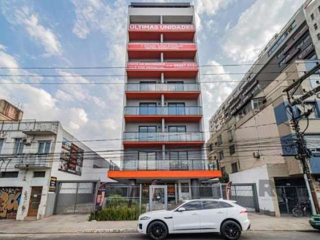 VENDE APARTAMENTO DE 1 DORMITÓRIO com estacionamento rotativo, ótimo padrão construtivo. Infraestrutura completa com uma piscina panorâmica no rooftop.&lt;BR&gt;Localizado em frente ao Parque da Reden