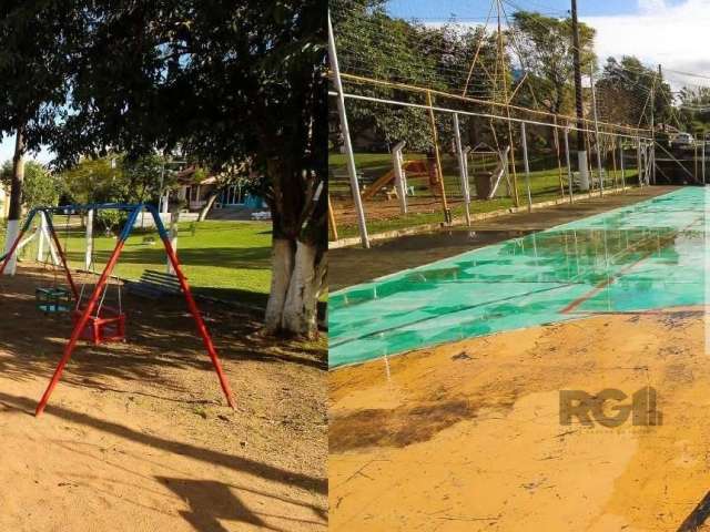 Casa no Empreendimento Encosta do Cerro em condomínio fechado, localizado na Aberta dos Morros, próximo ao Zaffari Hípica e de toda a infraestrutura que o bairro oferece, o que é um diferencial. Conta