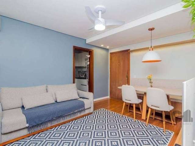 Impecável apartamento de 67m² na Cidade Baixa em Porto Alegre! O imóvel é composto por espaçoso living para dois ambientes, sacada integrada fechada com churrasqueira, 2 dormitórios sendo 1 com sacada