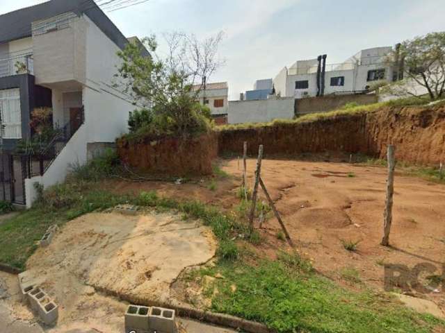 Terreno com 200m² localizado no bairro Guarujá.