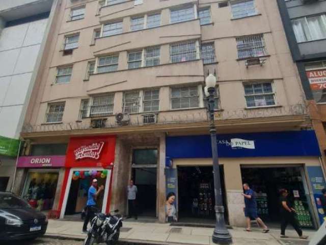 SALA COMERCIAL COM EXCELENTE LOCALIZAÇÃO!&lt;BR&gt;Toda reformada e espaçosa com 30 m² de área privativa ,separada em 4 ambientes  em plena Andradas, próxima à Santa Casa. Lavabo montado,copa/cozinha 