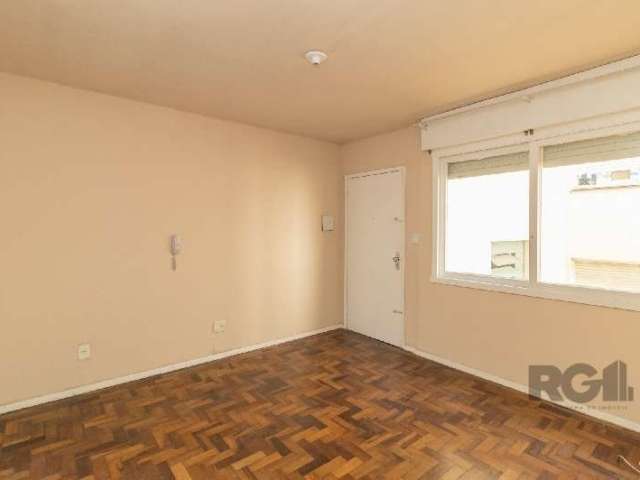 Apartamento localizado no bairro Vila Ipiranga, com 40 m² no 3º andar, frente. Imóvel com 1 dormitório, sala de estar/jantar, cozinha, banheiro social, área de serviço e pisos em cerâmica e parquet. I