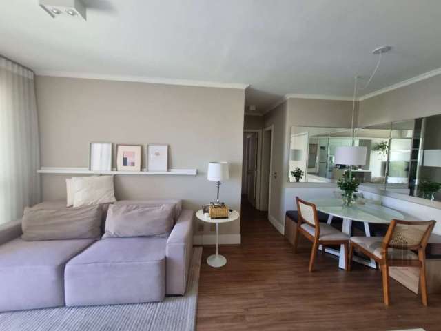 APARTAMENTO SEMI MOBILIADO, 2 dormitórios ( 1 suíte) junto ao Shopping Iguatemi. &lt;BR&gt;O apartamento possui uma linda vista,1 banheiro social e vaga de garagem escriturada. Ele ainda conta com uma