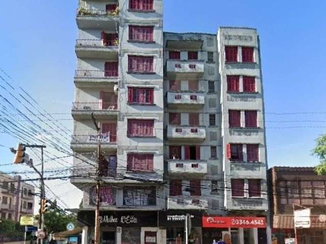 PRÉDIO IDEAL PARA RETROFITAR. (aptos precisando reforma)&lt;BR&gt;prédio inteiro com 5 LOJAS E 16 APTOS, na Av. Cristóvão esquina com a Dr. Timóteo. Possui loja de 30 a 250m² + 16 apartamentos de 02 e