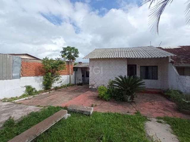 Casa no bairro Restinga, com excelente ponto comercial, terreno 10x15 em frente a Escola de Samba da Restinga, casa com 4 dormitórios, sendo uma suíte, sala cozinha e 2 banheiros, bom pátio na frente 