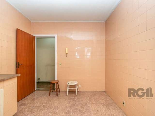 Apartamento de dois dormitórios para venda.&lt;BR&gt;Com peças espaçosas, cozinha , banheiro , sala, dois quartos, dependencia de  empregada, e área  de serviço. Precisa de reforma, ótimo  para invest