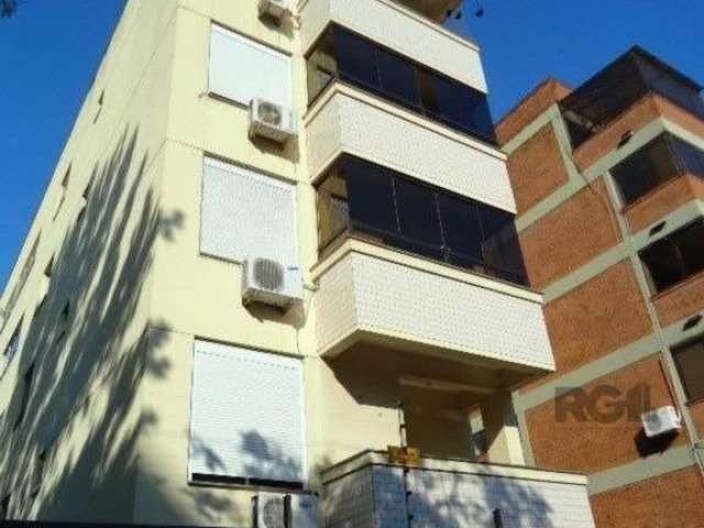 Excelente apartamento 3 dormitórios, suite e sacada com vista para o Guaíba, sala dois ambientes, cozinha, área de serviço integrada a churrasqueira, 2 vagas cobertas. Próximo a Av.Wenceslau Escobar c