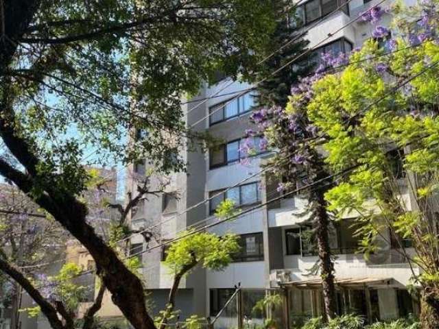 Na Casemiro de Abreu - Bairro Rio Branco - OPORTUNIDADE !!!!&lt;BR&gt;Excelente apartamento, 2 dormitórios (andar alto) sendo 1 suíte, living para 2 ambientes, cozinha com churrasqueira, área de servi