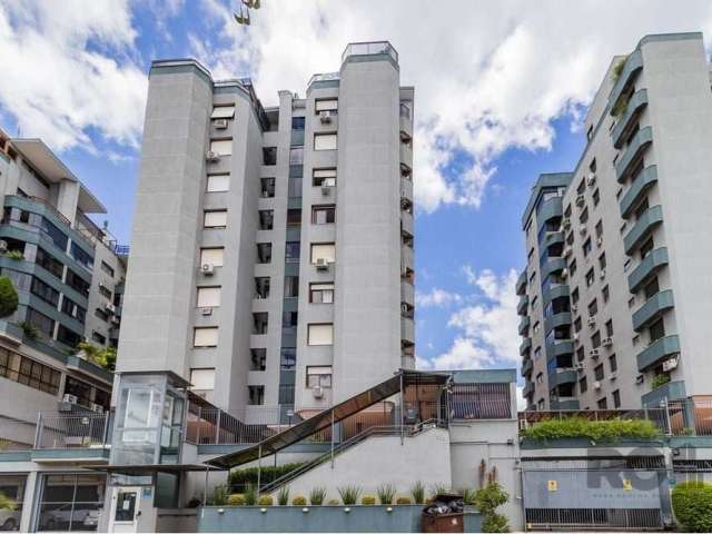 Maravilhosa cobertura semi mobiliada, toda reformada e decorada por arquiteto, localizada na Zona Norte de Porto Alegre, no bairro Cristo Redentor. Com 158,81 m² privativos, Na parte inferior, possui,