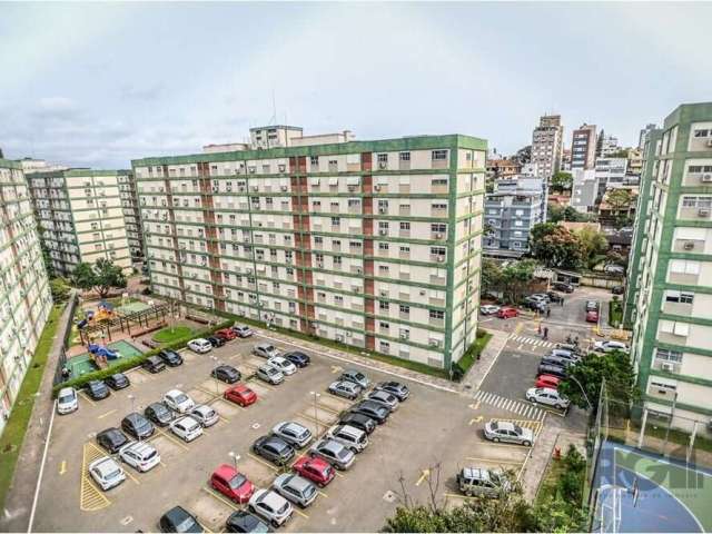 Descubra o seu novo lar neste encantador apartamento de 2 dormitórios, localizado em um andar alto, no desejado Condomínio Felizardo Furtado. Com uma vista deslumbrante e ambientes bem iluminados, est