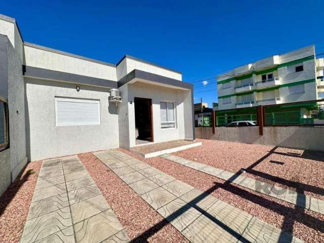 CASA MOBILIADA  &lt;BR&gt;2 dornitorios climatizados &lt;BR&gt;lavanderia &lt;BR&gt; pátio todo murado &lt;BR&gt; vaga para 2 carros &lt;BR&gt; vista mar&lt;BR&gt;Localização: Lado mar&lt;BR&gt;Bairro