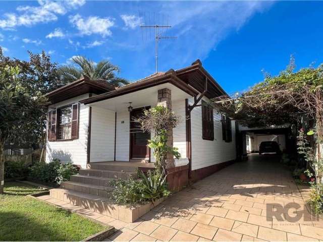 Linda casa no bairro Marechal Rondon com ótima posição solar! Essa casa possui 3 dormitórios amplos, distribuídos em um terreno 11x24,50. Imóvel com a melhor posição solar, frente oeste, sol da tarde.