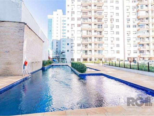 Vendo excepcional Apto com 62m² privados, 2 dormitórios, suíte, vaga, no bairro Santa Maria Goretti. Finamente mobiliado e decorado, apartamento com 62m² privativos, 2 dormitórios, suíte com armários 