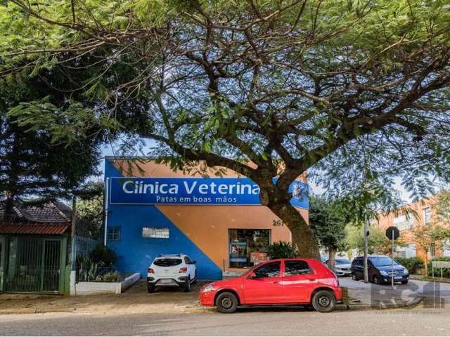 Clínica Veterinária à Venda - Avenida Brasília, Zona Norte, Porto Alegre Imóvel Residencial/Comercial. Pode ser vendido com ou sem equipamentos clínicos. Estrutura: Recepção: Iluminada, com área de es