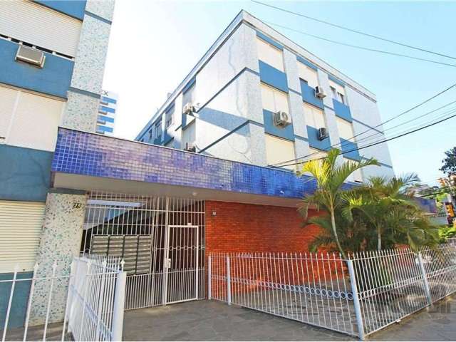 Excelente apartamento com 3 dormitórios, dois banheiros, cozinha com possibilidade de ser integrada à sala, mais dependência com banheiro auxiliar e o melhor, por ser último andar, será possível fazer