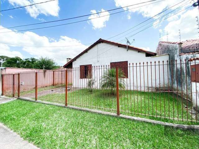 Casa Espaçosa com Laje e Anexo! 2 Dormitórios + Anexo Adicional Sala Aconchegante Cozinha Funcional Banheiro Confortável Anexo com 1 Dormitório, Cozinha e Banheiro Pátio Amplo na Frente e Fundo casa o