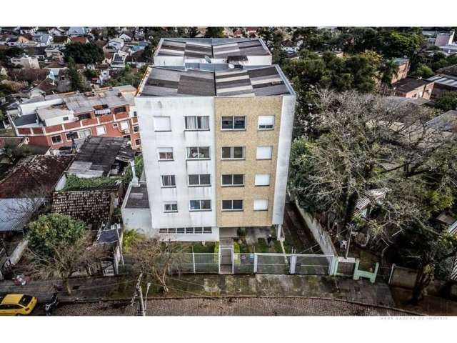 Encante-se com este magnífico apartamento disponível para venda no bairro de Teresópolis. Com 61m², 2 acolhedores dormitórios - incluindo uma suíte - e um banheiro social, este imóvel banhado pelo sol