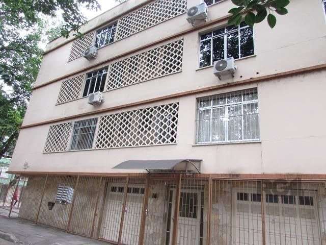 Apartamento 2 dormitórios, 1 banheiro, sala e sala de jantar, cozinha e varanda (sacada lateral) 64m2. 3º pavimento do edifício. &lt;BR&gt;Frente para rua. Posição Norte Leste (sol da manhã na lateral