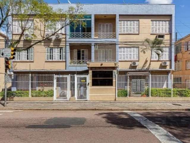 Apartamento Térreo 60m² -, living amplo, 2 dormitórios amplos, cozinha, área de serviço, banheiro social com box de vidro temperado e ventilação natural, apartamento de  fundos, silencioso, ensolarado