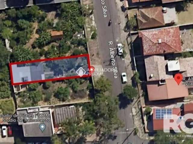 Terreno de 300m², bairro Vila Ipiranga, numa localização privilegiada: próximo do Colégio Santa Dorotéia, do Shopping Lindóia e do Bouleward Strip Center. Aproveite esta oportunidade de negócio e agen