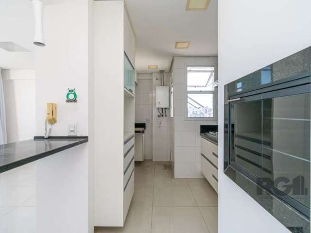 Praticamente novo. Lindo , com sol e vista em todos os ambientes. Apartamento de 2 dormitórios com suite, apaixonante. Semi mobiliado. Moveis planejados na cozinha e nos banheiros. Janelão na sala ,an