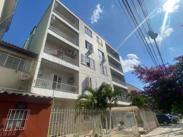 Apartamento 3 dormitórios, dependência e área de serviço, banheiro social e banheiro auxiliar,  peças com grandes, área de serviço aberta, prédio com elevador, academia coletiva. baixo custo condomini