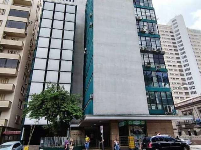 Oportunidade imperdível! Conjunto/sala à venda no Uarumã, localizado na Praça Dom Feliciano, no coração do Centro Histórico de Porto Alegre.&lt;BR&gt; Este espaço de 35,03 m² de área privativa é ideal