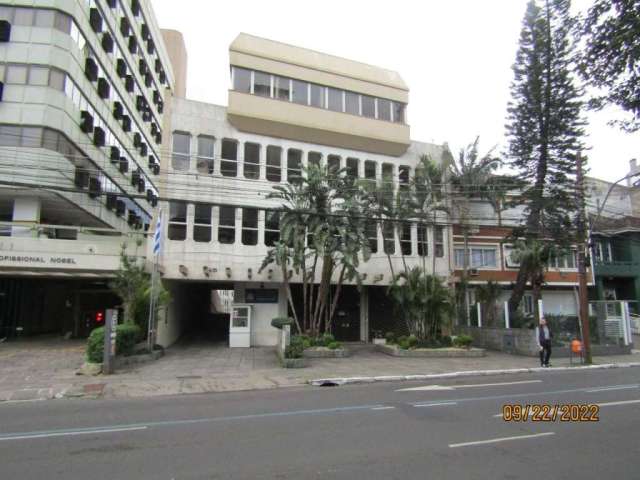 Sala comercial, com 36,23 metros privativos, Lateral, com uma vaga de garagem Escriturada, muito ensolarada, em frente ao MC Donalds, com vagas para visitantes e portaria 12 horas, agende já sua visit