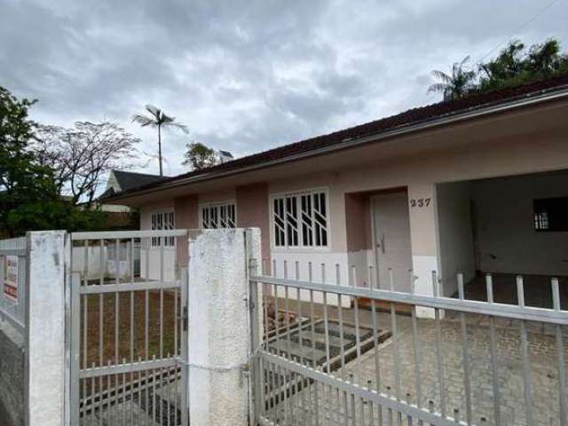 Casa para Venda em Joinville, IRIRIU, 3 dormitórios, 1 suíte, 2 banheiros