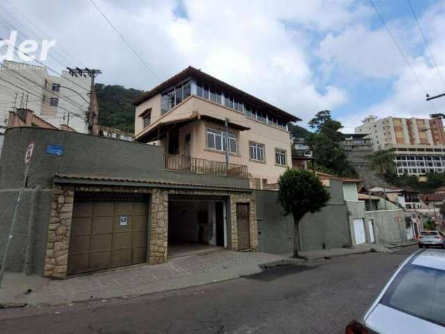 Casa com 3 dormitórios à venda, 192 m² por R$ 890.000,00 - Santa Helena - Juiz de Fora/MG