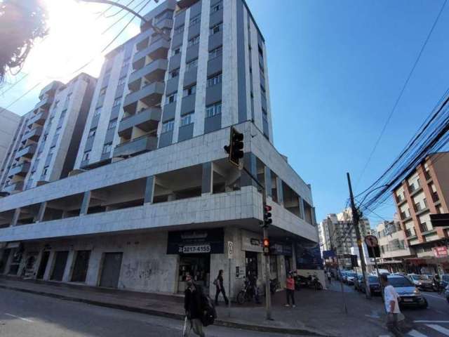 Apartamento para Locação em Juiz de Fora, Centro, 1 dormitório, 1 banheiro, 1 vaga