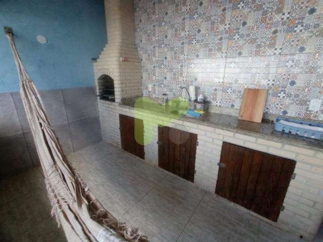 Vendo casa com excelente acabamento em Porcelanato.