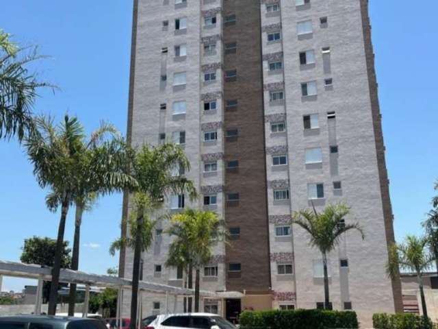 Apartamento com 2 dormitórios, sala, sacada, cozinha, a 50 metros do metro, vaga, piscina