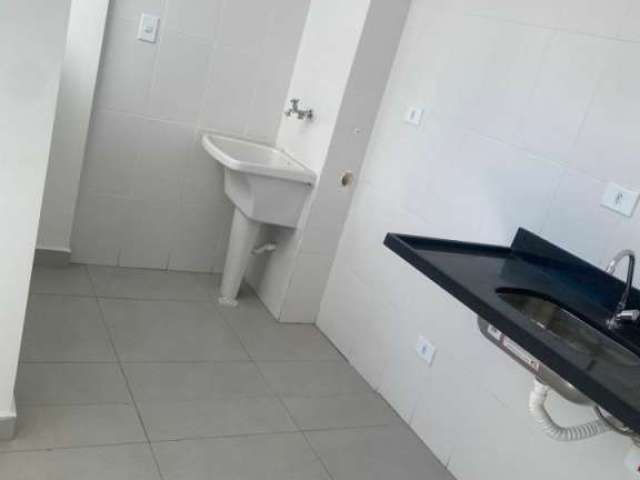 Apartamento com 2 dormitorios na região da vila re.