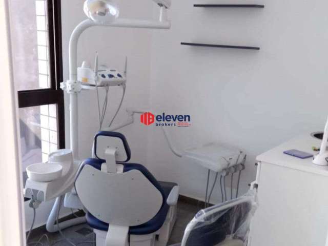 Localizada no coração do bairro Gonzaga, em Santos, essa sala comercial é perfeita para um consultório odontológico.