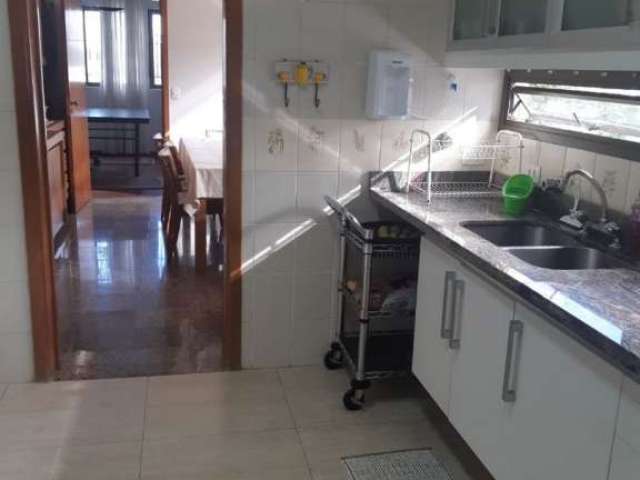 Apartamento na Vila Adyana com 274m²