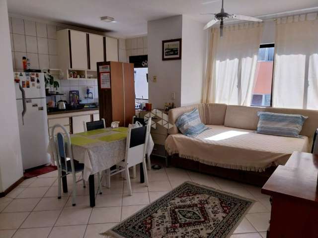 Apartamento com vista panorâmica de 1 quarto, 1 vaga de garagem no Centro de Florianópolis/SC.