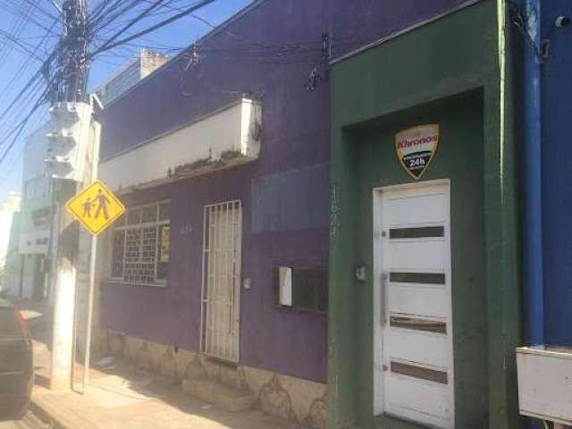 Casa na Rua 13 de Junho - R$ 250.000,00 - Ótimo ponto Comercial