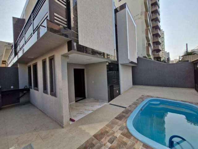 Sobrado com 3 dormitórios à venda, 86 m² por R$ 790.000,00 - Tupi - Praia Grande/SP