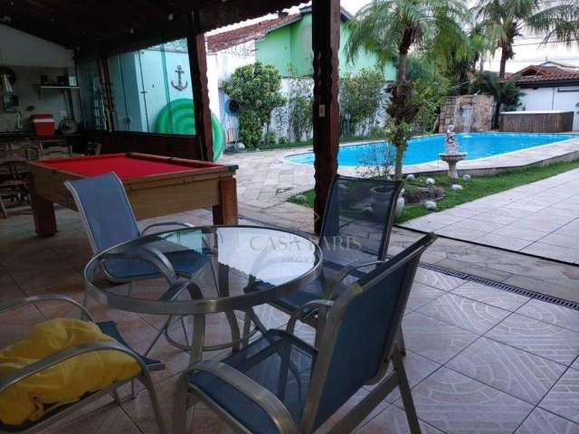 Casa com 5 dormitórios à venda, 250 m² por R$ 1.500.000 - Maracanã - Praia Grande/SP