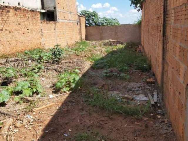 Terreno a venda no Jardim Maria Luiza em Araraquara.