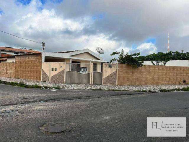 Casa com 3 quartos á venda no bairro Brasília - Feira de Santana/BA