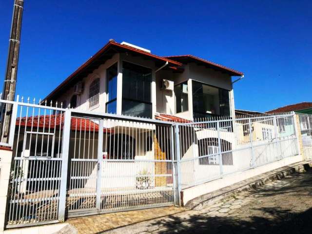 Deslumbrante casa localizada na Trindade