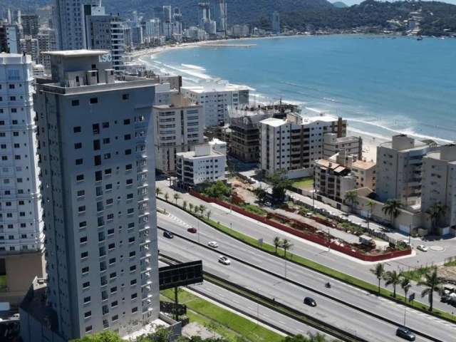 Apartamento próximo ao mar em Itapema